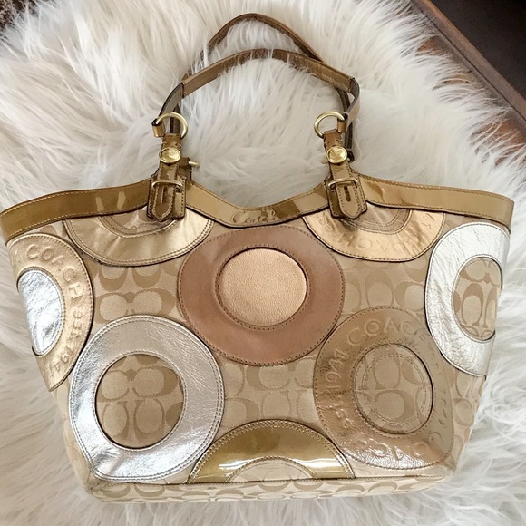 Coach Carly Signature Patchwork Tote. - Picture 3 of 16